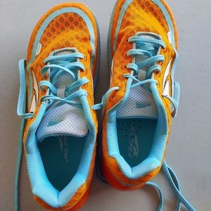 Altra Paradigm 1.5 A2535-2 Orange running shoes size 8.5 Ladies